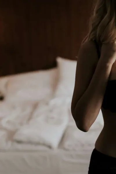 Which Escort Services Work Best in a Hotel Near Heathrow?